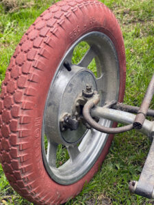 bugatti-baby-detail-wheel-voitureapedales.fr